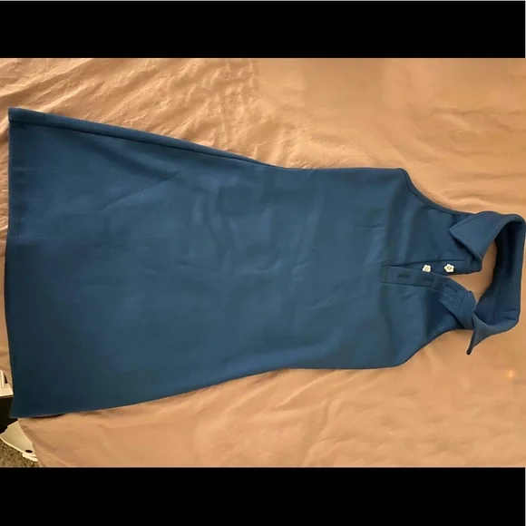 Korean-style women's sleeveless dress with a solid color slim fit designed. - Picture 7 of 8